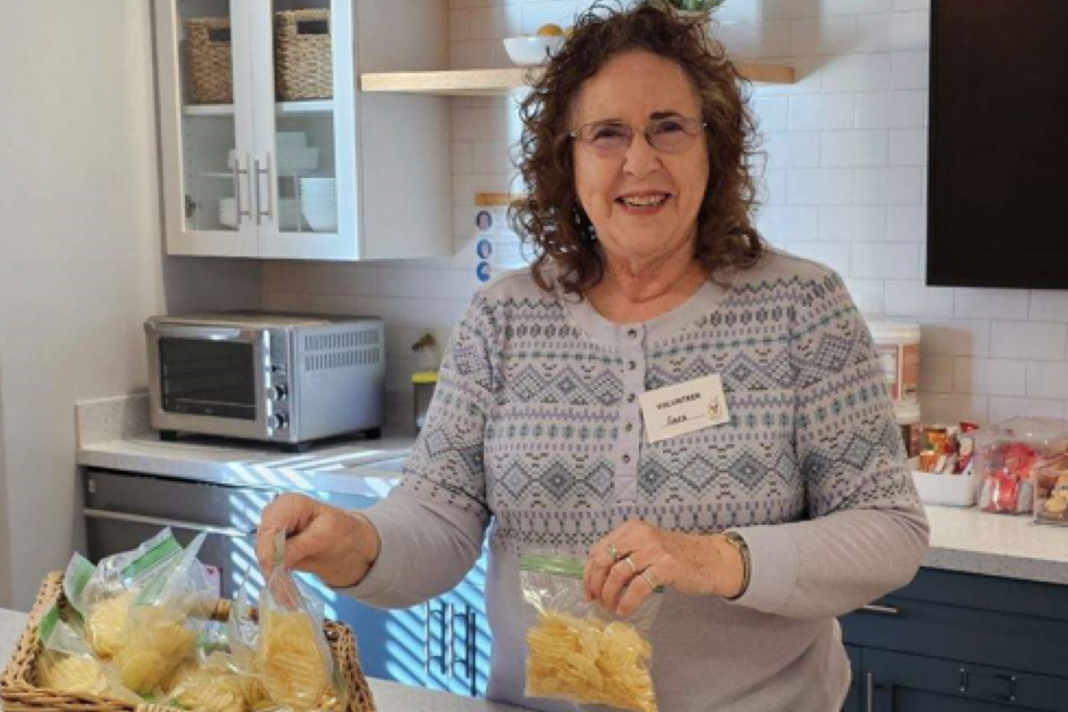 recurring-volunteer-02 volunteers